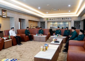 upati Pasuruan Rusdi Sutejo menerima audiensi pengurus DPD LDII Kabupaten Pasuruan di Kantor Bupati Kamis 167 Foto LINES Pasuruan