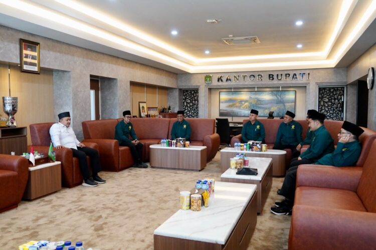 upati Pasuruan Rusdi Sutejo menerima audiensi pengurus DPD LDII Kabupaten Pasuruan di Kantor Bupati Kamis 167 Foto LINES Pasuruan