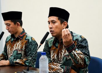 Dokter spesialis kesehatan jiwa Riko Lazuardi memaparkan strategi pencegahan dan penanganan kekerasan di sekolah serta pesantren dalam diskusi TPPK DPW LDII Jawa Timur Minggu 127 Foto LINES Jatim