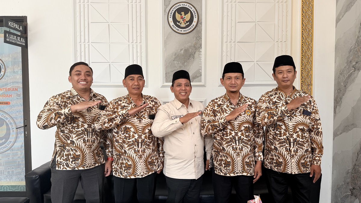 ldiigresikbersamakepalakemenhaj | LDII JAWA TIMUR Foto bersama Ketua DPD LDII Kabupaten Gresik dan jajaran pengurus dengan Kepala Kantor Kemenhaj Kabupaten Gresik Lulus