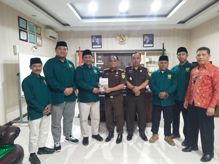 Pengurus DPD LDII Kabupaten Jember beraudiensi dengan Kepala Kejaksaan Negeri Jember Selasa 2272026 Foto LINES Jember