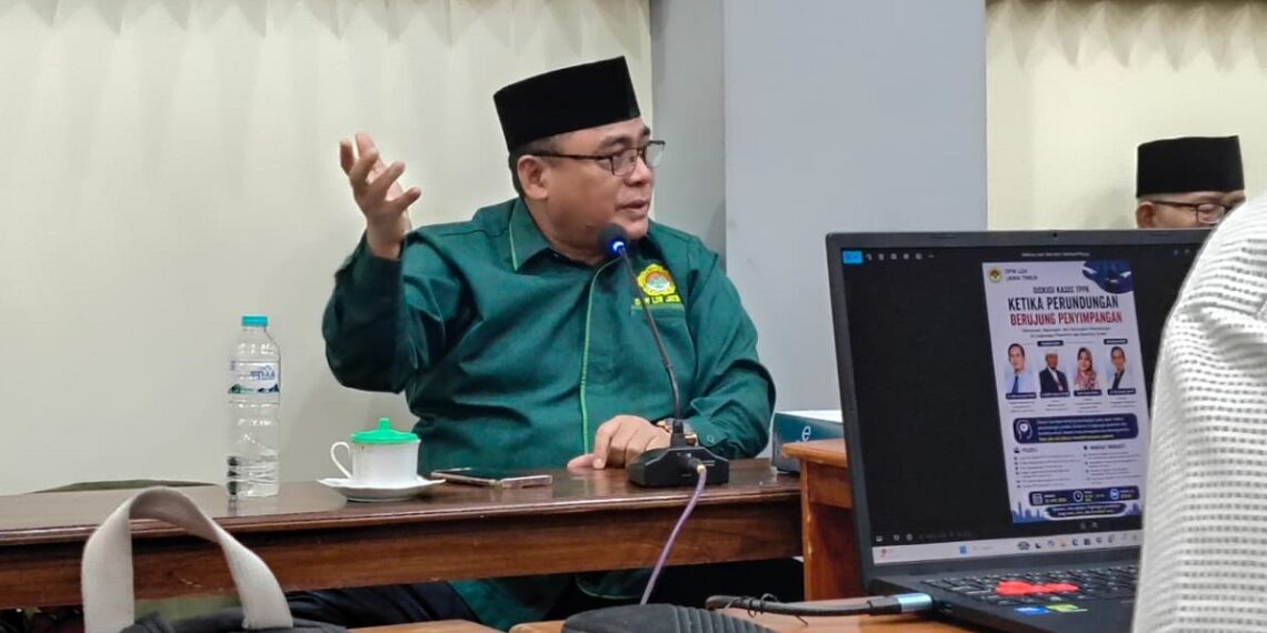 Ketua DPW LDII Jawa Timur Moch Amrodji Konawi memimpin rapat pengurus harian Rabu 872026 Foto LINES Jatim