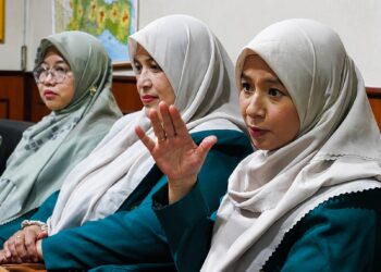 Sofia Sahid kanan psikolog sekaligus anggota Biro PPKK DPW LDII Jawa Timur saat beraudiensi dengan KemendukbanggaBKKBN Jatim 2272025 Foto LINES Jatim