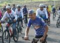 Pesepeda mengikuti rute Jamnas 2 Mbahman Gowes Sejagat (MGS) di Kediri, Jawa Timur, Minggu (23/8/2026). Kegiatan ini diikuti lebih dari 1.400 pesepeda dari berbagai daerah di Indonesia. Foto: LINES Kediri