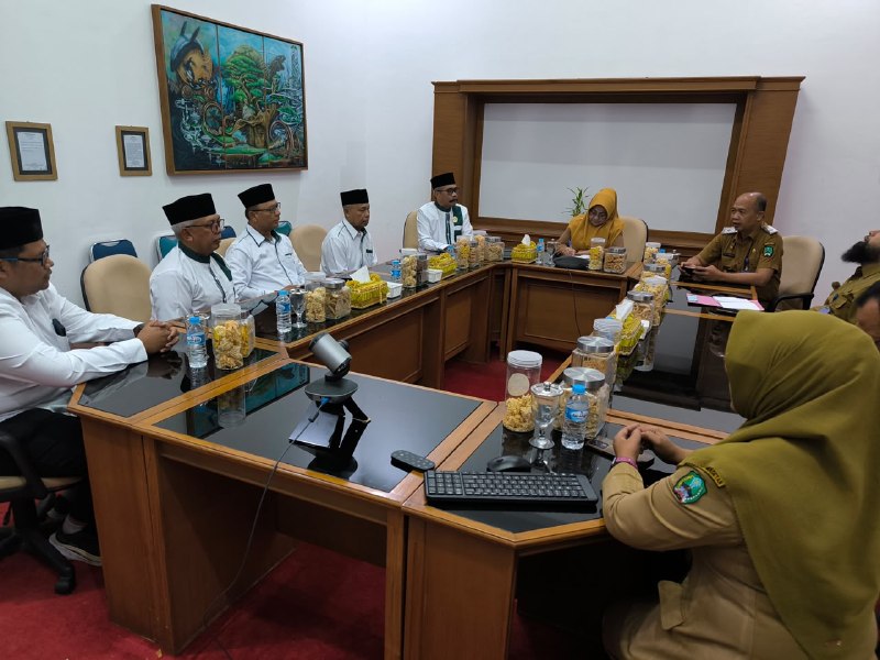 bupatimagetanterimaaudiensibupati | LDII JAWA TIMUR Bupati Magetan Nanik Endang Rusminiarti menerima audiensi jajaran DPD LDII Magetan