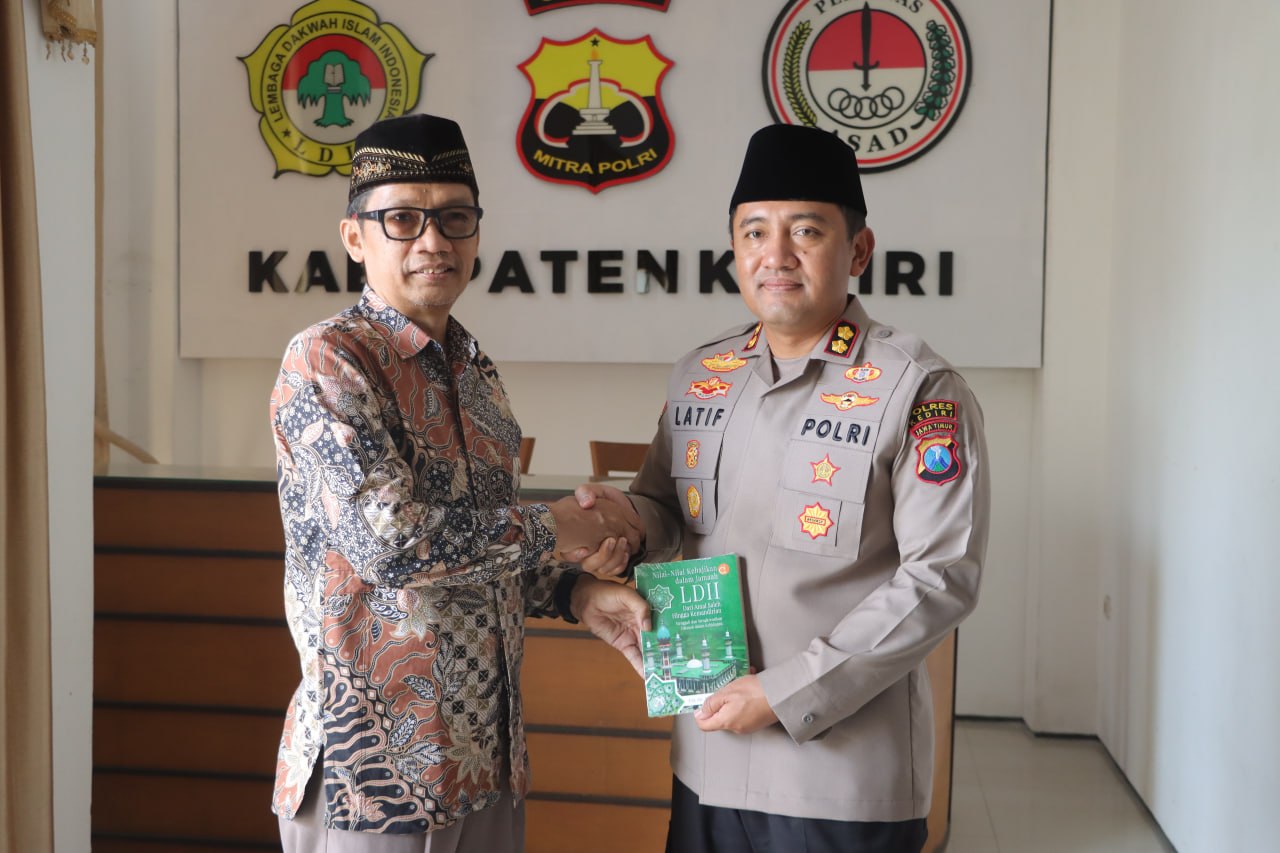 kapolreskediribersamapengurusldii | LDII JAWA TIMUR Silaturahim Kapolres Kediri AKBP Muhammad Wahyudin Latif dengan jajaran DPD LDII Kabupaten Kediri