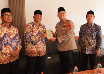 apolres Lamongan AKBP Adhytiawarman Gautama Putra dan Ketua DPD LDII Lamongan Agus Yudi memperkuat sinergi kamtibmas Jumat 782026 Foto LINES Lamongan