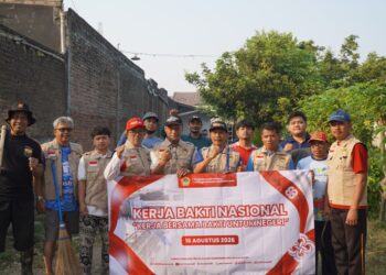 Warga LDII Kediri mengikuti Kerja Bakti Nasional bertajuk Kerja Bersama Bakti Untuk Negeri dalam semangat gotong royong menyambut HUT ke 81 RI Minggu 1682026 Foto LINES Kediri