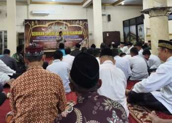 ldiimojokertomenjadituanrumahshalatsubuhberjamaahforkopimda | LDII JAWA TIMUR LDII Kota Mojokerto menjadi tuan rumah Shalat Subuh berjamaah lintas organisasi di Masjid Al Hikmah untuk mempererat silaturahim Minggu 3082026 Foto LINES Mojokerto