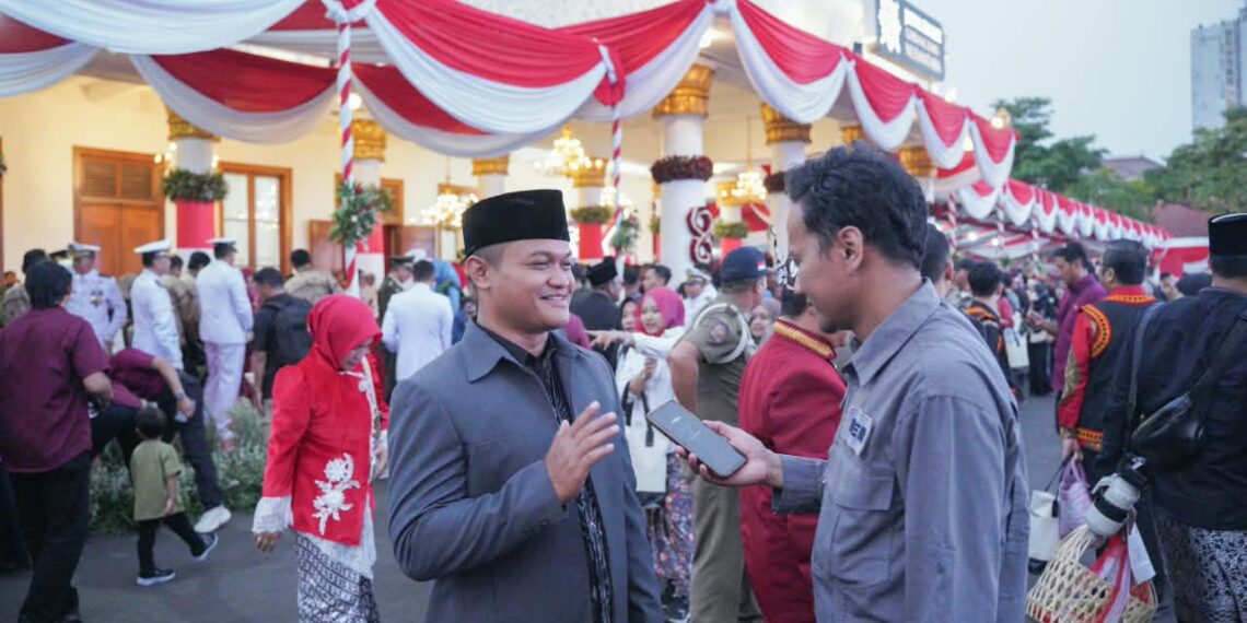 Anggota Bagian Organisasi Keanggotaan dan Kaderisasi Pemuda LDII Jatim Dedy Dwi Prayitno mengatakan upacara menjadi bentuk penghormatan kepada para pahlawan Menurutnya makna kemerdekaan perlu diwujudkan melalui tindakan nyata dalam kehidupan sehari hari Dok LINES Jatim