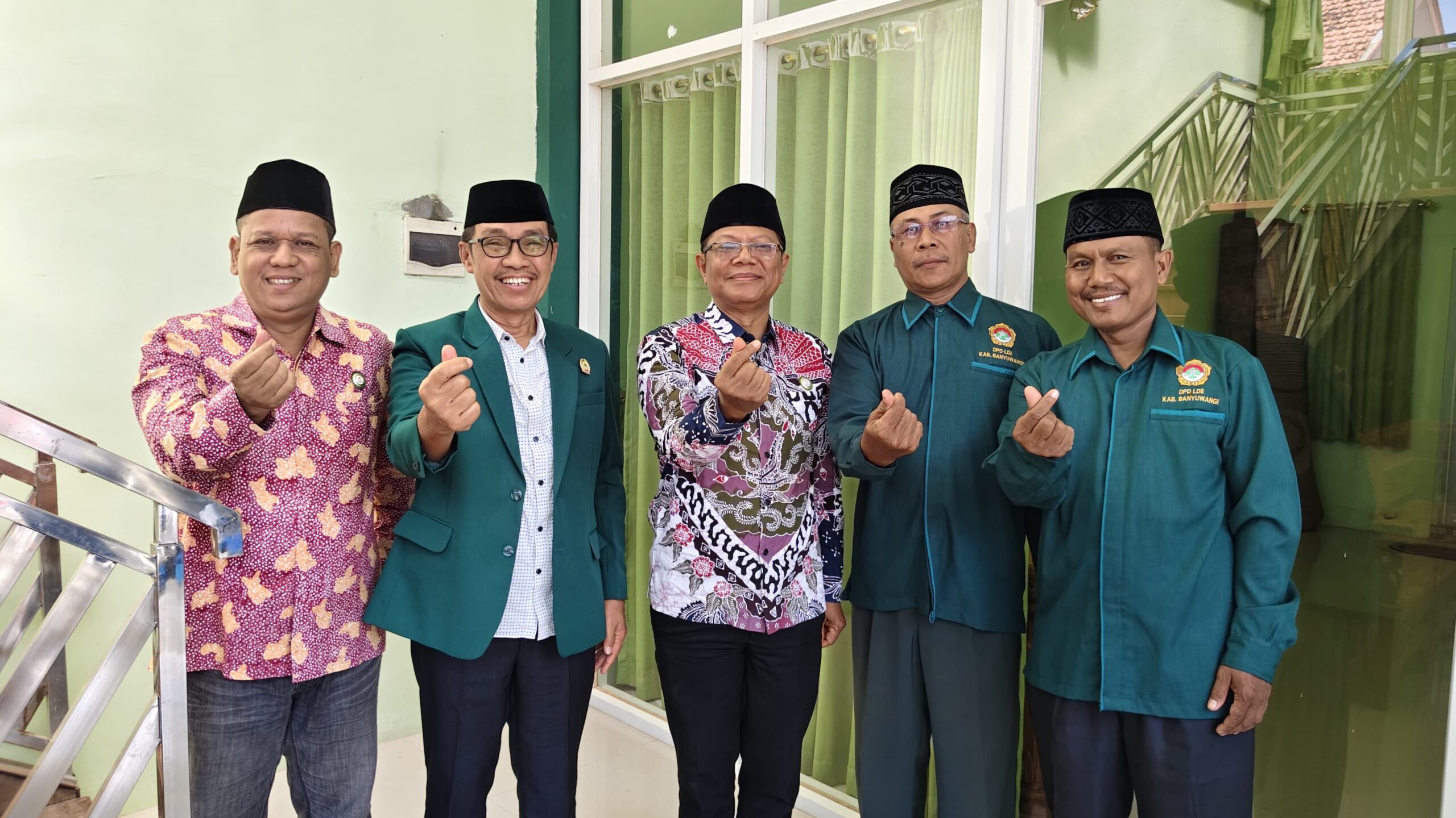 pengurusldiibanyuwangibersamapengurusbaznas | LDII JAWA TIMUR Pengurus LDII Banyuwangi bersama jajaran BAZNAS Banyuwangi usai pertemuan untuk memperkuat komunikasi dan kolaborasi pelayanan umat