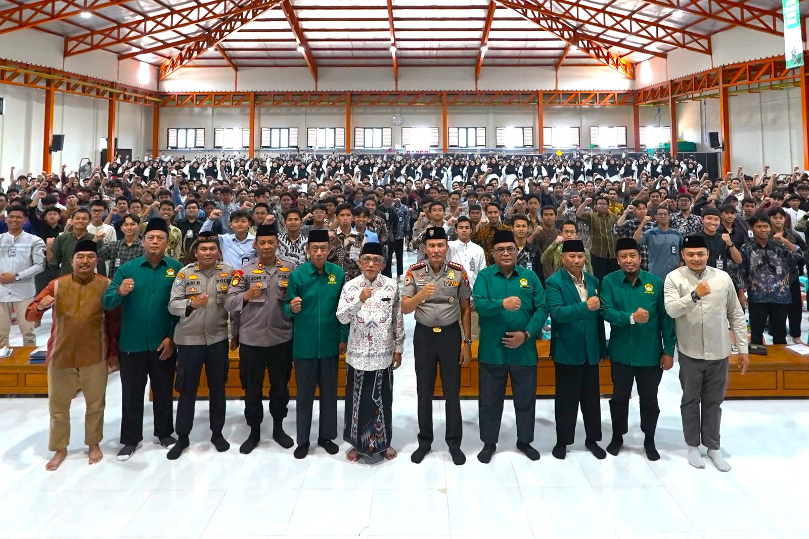 DirbinmasPoldaJatimbersamasantriponpesalubaidahkertosono | LDII JAWA TIMUR Dirbinmas Polda Jatim bersama santri Ponpes Al Ubaidah Kertosono