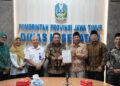 Jajaran DPW LDII Jawa Timur dan Dinas Kesehatan Jawa Timur berfoto bersama usai silaturahim dalam rangka kolaborasi program Cek Kesehatan Gratis CKG Rabu 99 Foto LINES Jatim