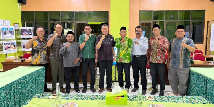 LDIIGresikIkutiPelatihanKearsipanAdministrasi | LDII JAWA TIMUR Foto bersama peserta pembinaan tata kelola arsip organisasi kemasyarakatan yang digelar Dinas Perpustakaan dan Kearsipan Kabupaten Gresik Kamis 392026 Foto LINES Gresik