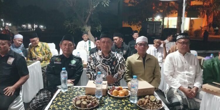 LDIITamanSidoarjo | LDII JAWA TIMUR Pengurus Pimpinan Cabang PC LDII Kecamatan Taman menghadiri Pengajian Akbar yang digelar Pemuda Pancasila PAC Taman untuk memperingati Maulid Nabi Muhammad SAW 1448 Hijriah MInggu 69 Foto LINES Sidoarjo