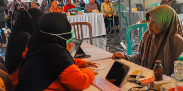 ckgldiipamekasan | LDII JAWA TIMUR Sebanyak 200 warga mengikuti pemeriksaan Cek Kesehatan Gratis CKG yang digelar DPD LDII Kabupaten Pamekasan di Wisma Hafiludin pada Minggu 1392026 Foto LINES Pamekasan