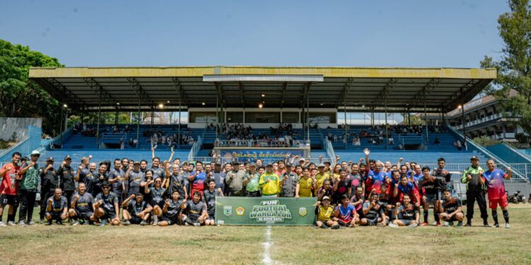 fun football ldii batu | LDII JAWA TIMUR 150 warga LDII meramaikan Fun Football LDII Cup III di Stadion Gelora Brantas Kota Batu untuk menyemarakkan Musda VI LDII Kota Batu Dok LINES Batu