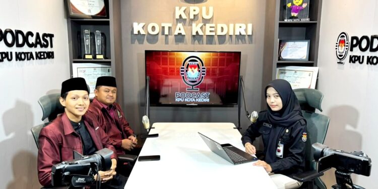 pemudaldiikediridipodcastkputentangdemokrasi | LDII JAWA TIMUR Pemuda LDII Kota Kediri bersama KPU dalam podcast demokrasi Kamis 1092026 Foto LINES Kediri