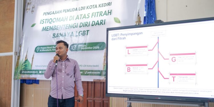 PengajianLDIIKotaKediri | LDII JAWA TIMUR Praktisi kesehatan Lucky Ahmad menjelaskan materi pembekalan generasi muda dalam Pengajian Pemuda LDII Kota Kediri di PP Nurul Huda Al Manshurin Minggu 2792026 Foto LINES Kediri