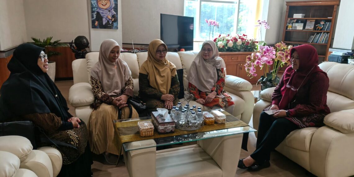 Wanita LDII 1 | LDII JAWA TIMUR Wanita LDII Jatim Gandeng Diskominfo untuk Bekali Orang Tua Lindungi Anak di Ruang Digital