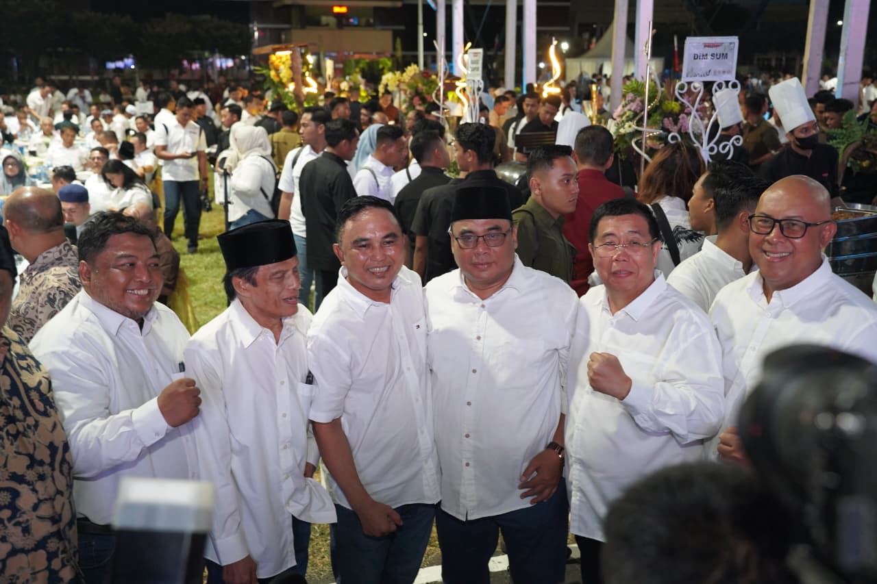 kapoldajawatimurbersamapengurusfkubjatim | LDII JAWA TIMUR Ketua DPW LDII Jawa Timur Moch Amrodji Konawi bersama Kapolda Jatim Irjen Pol Dekannto Eko Purwono dan pengurus FKUB Jatim