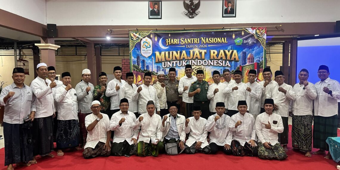 Pengurus PC LDII Waru mengikuti Munajat Raya untuk Indonesia di Pendopo Kecamatan Waru Rabu 21102026 malam Foto LINES Sidoarjo