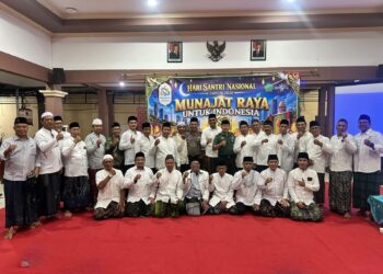 Pengurus PC LDII Waru mengikuti Munajat Raya untuk Indonesia di Pendopo Kecamatan Waru Rabu 21102026 malam Foto LINES Sidoarjo