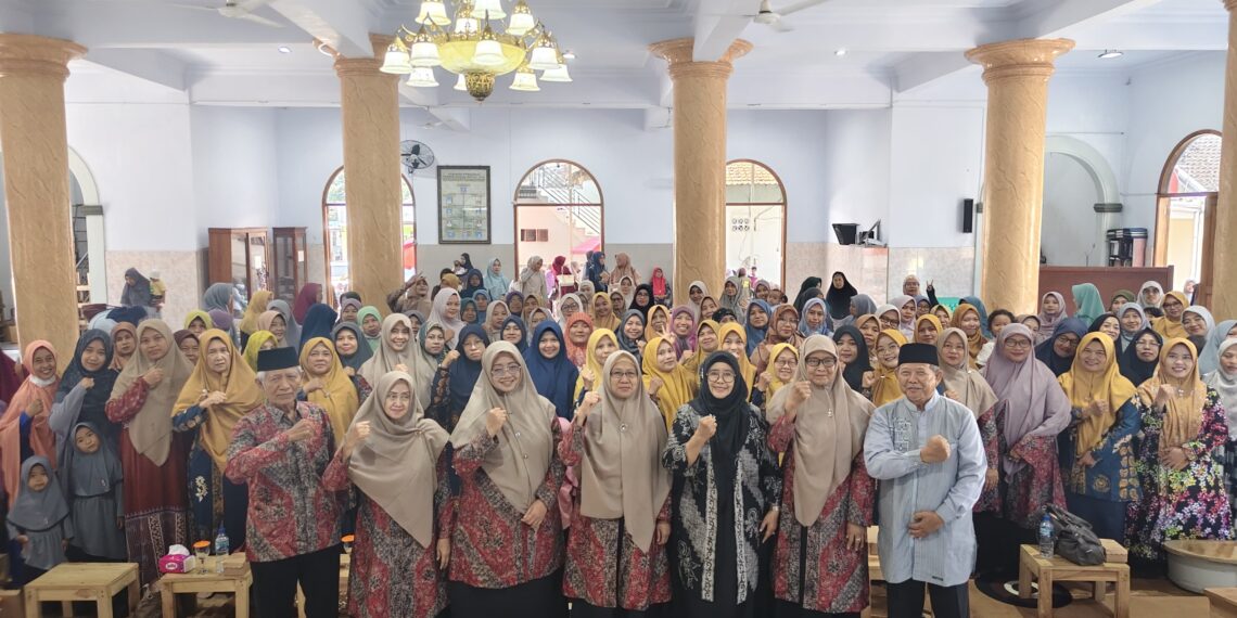 pengajianwanitaldiibanyuwangi | LDII JAWA TIMUR Peserta Pengajian Akbar Etika dan Kepribadian Keluarga Wanita LDII Banyuwangi mengabadikan momen bersama Minggu 2792026 Foto LINES Banyuwangi
