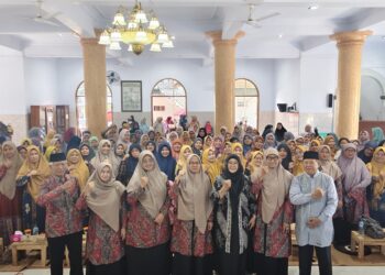pengajianwanitaldiibanyuwangi | LDII JAWA TIMUR Peserta Pengajian Akbar Etika dan Kepribadian Keluarga Wanita LDII Banyuwangi mengabadikan momen bersama Minggu 2792026 Foto LINES Banyuwangi