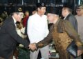 presidensyarikatislamhamdanzoelvapadakongresnasionaldijatimexpo | LDII JAWA TIMUR Wakil Ketua DPW LDII Jatim Abdul Muis Zuhri bersalaman dengan Presiden Syarikat Islam Hamdan Zoelva dalam Kongres Nasional Ke 42 Syarikat Islam Minggu 18102026 Foto LINES Jatim