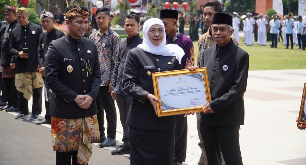 ptcandilokajamusngawipenghargaangubernurjawatimur | LDII JAWA TIMUR Asisten Administrasi dan Umum PT Candi Loka Kebun Teh Jamus Sutomo menerima penghargaan Gubernur Jawa Timur atas kepatuhan perusahaan membayar pajak air permukaan Senin 12102026 Foto Kominfo Jatim