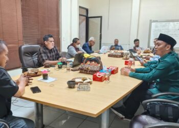 Pengurus Biro KIM DPW LDII Jatim berdiskusi dengan PWI Jatim terkait peluang kerja sama di Surabaya Kamis 1102026 Foto LINES Jatim