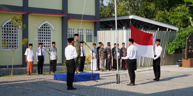 upacaraharisantri2026diponpesblawekediri | LDII JAWA TIMUR Danramil 17Purwoasri Kapten Inf Nanang Mashuri menjadi inspektur upacara peringatan Hari Santri Nasional 2026 di Pondok Pesantren Blawe Kabupaten Kediri Kamis 22102026 Foto Ponpes Blawe